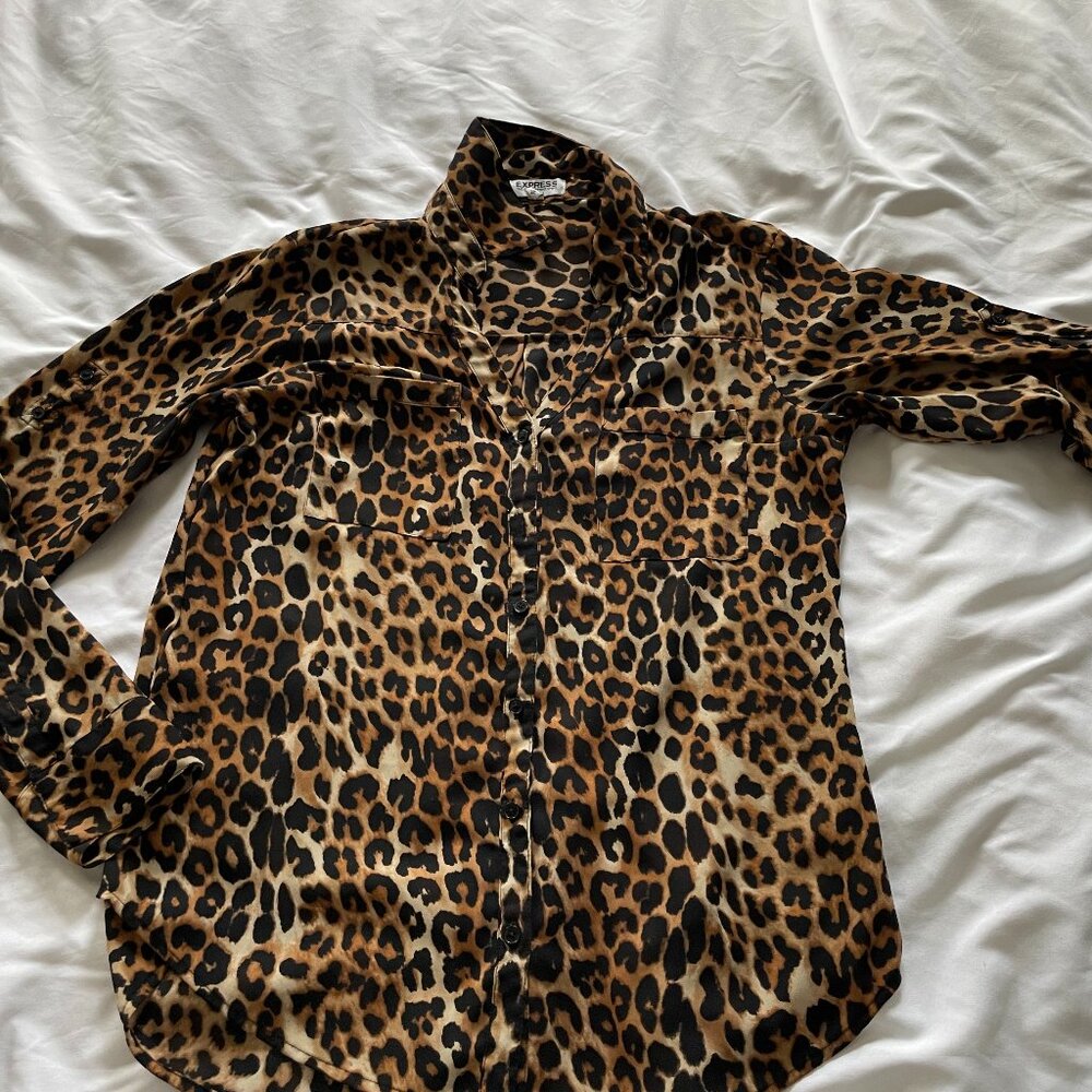 Express The Portofino Shirt Long Sleeve Original Fit Leopard Brown Womens M